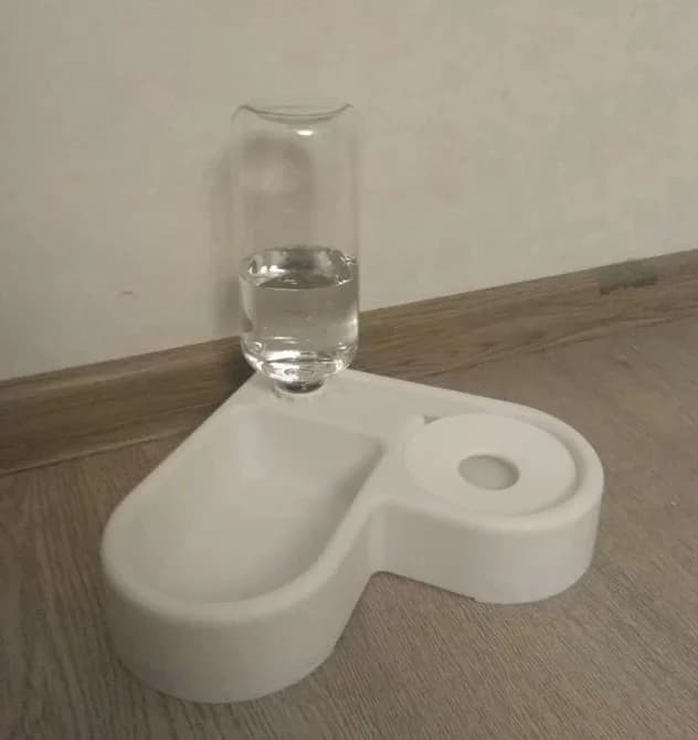 Poilka dlya kota 500 ml (Поилка для кота 500 мл), Mixed Breed (Kotyata Darom)