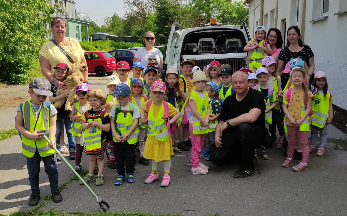 Poděkování MŠ Paskov,  Mixed Breed for adoption at Psí útulek — photo 3 of 14