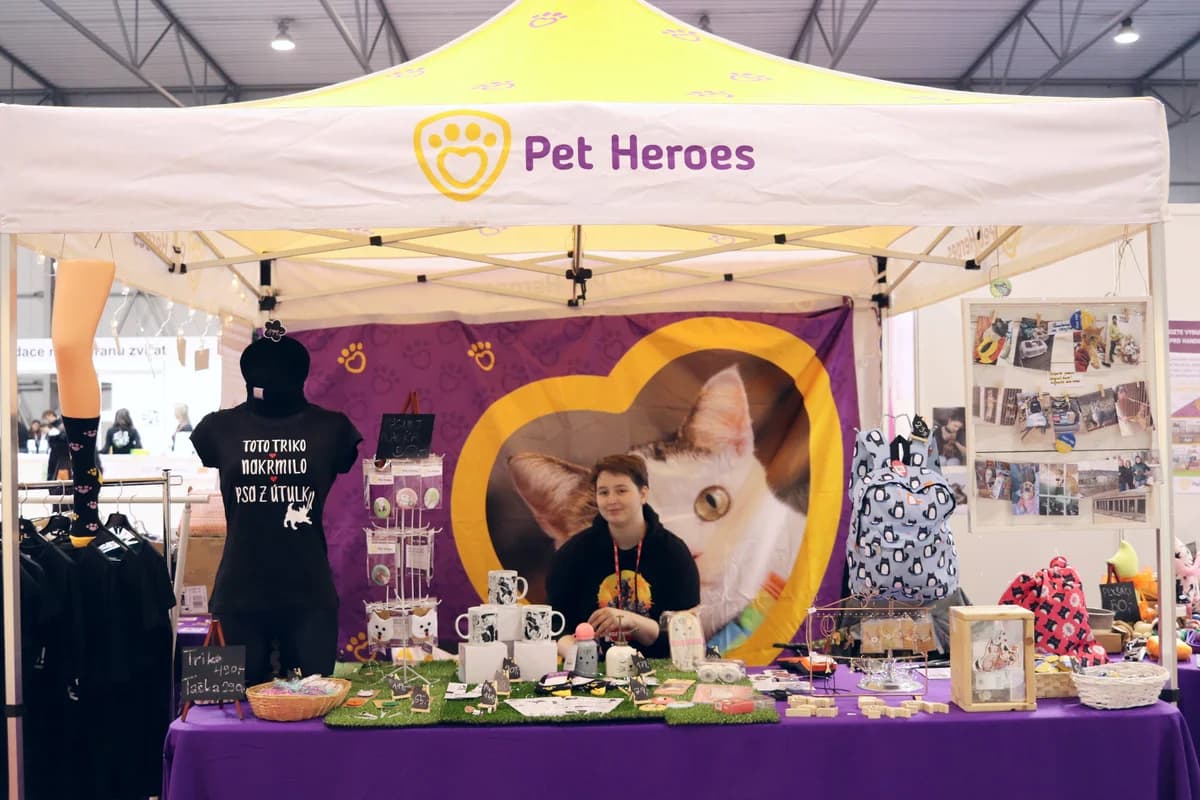 For Pets 2022, děkujeme za návštěvu na stánku, Mixed Breed for adoption at Pet Heroes