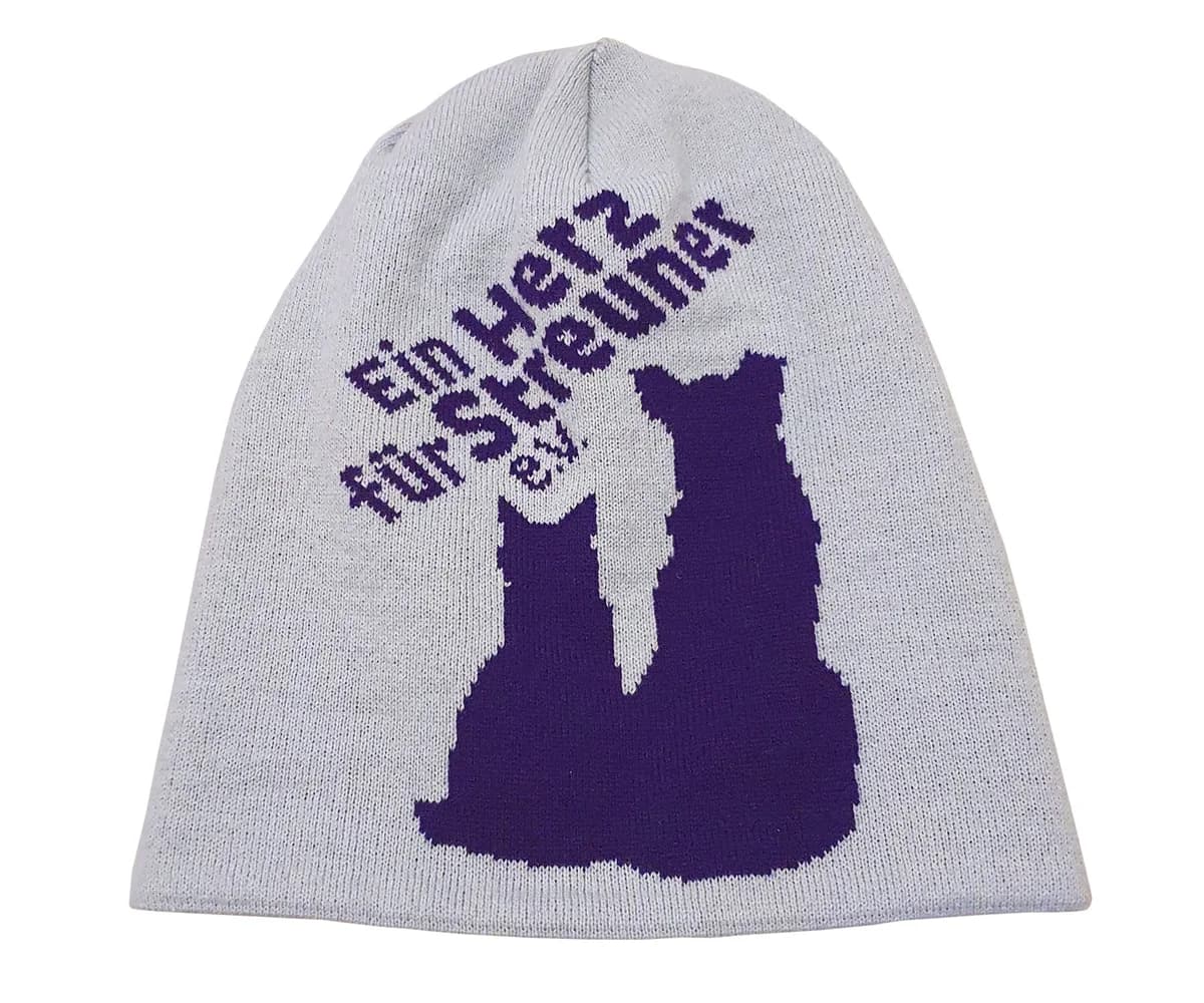 Beanie-Mütze Light-Grey Purple, grau Mixed Breed for adoption at Ein Herz für Streuner e.V., München
