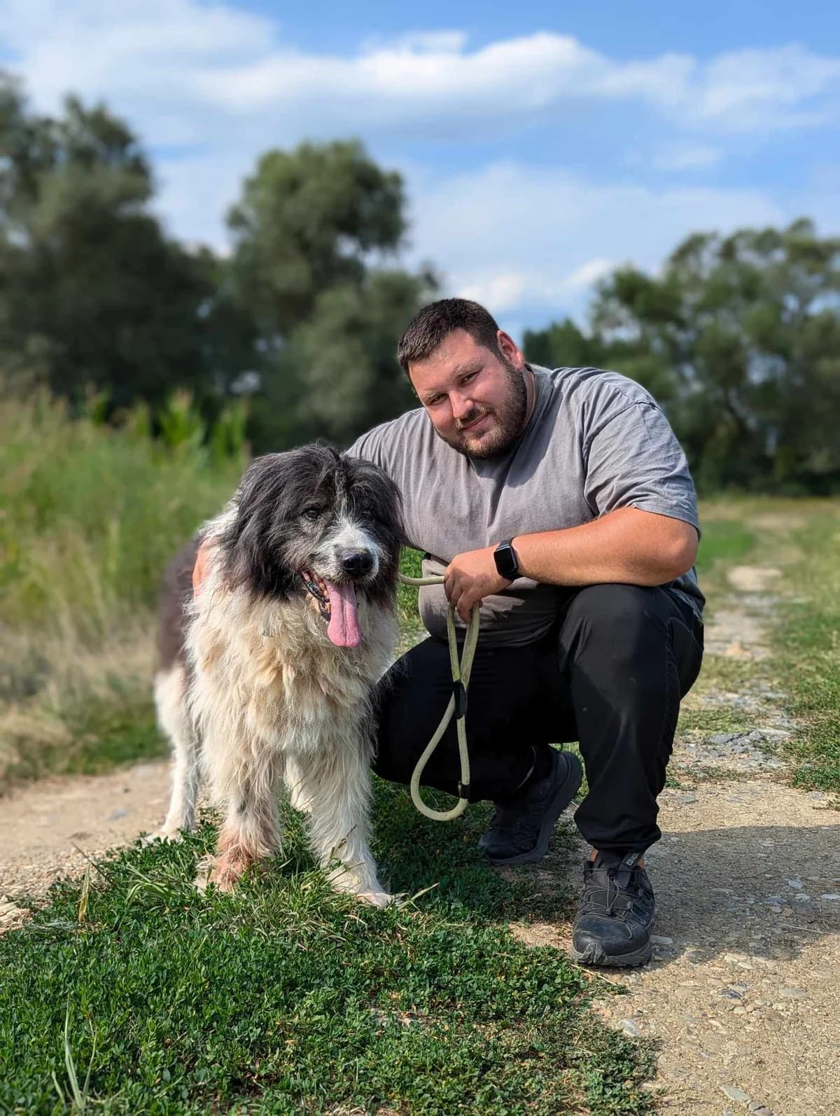 Wurzel, male senior Mixed Breed for adoption at Ein Herz für Streuner e.V., München